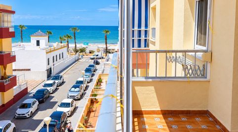 Foto 2 de Piso en venta en Calle Ramón y Cajal, Playa de la Regla, Chipiona