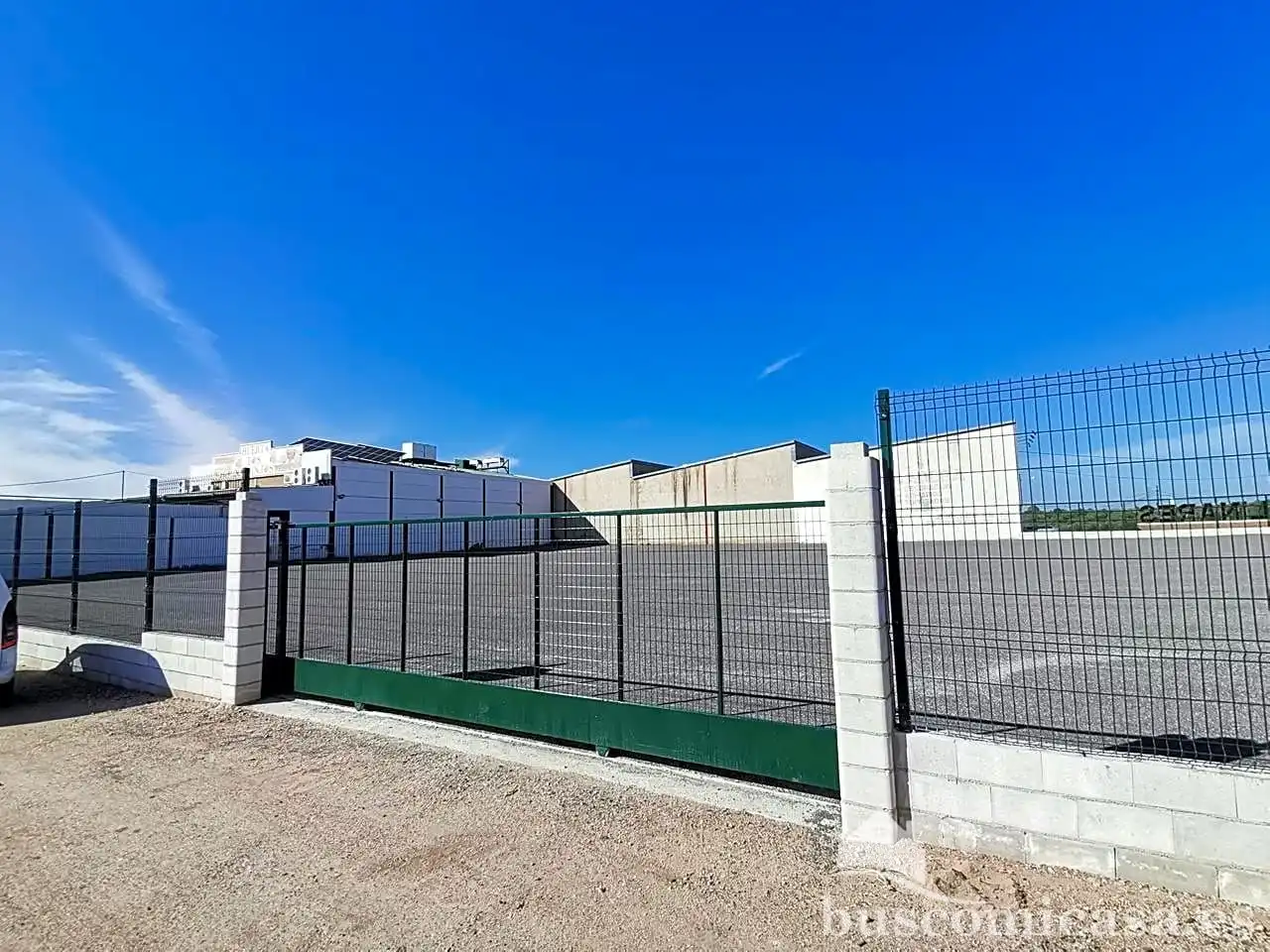 Außenansicht von Garage zur Miete in Linares