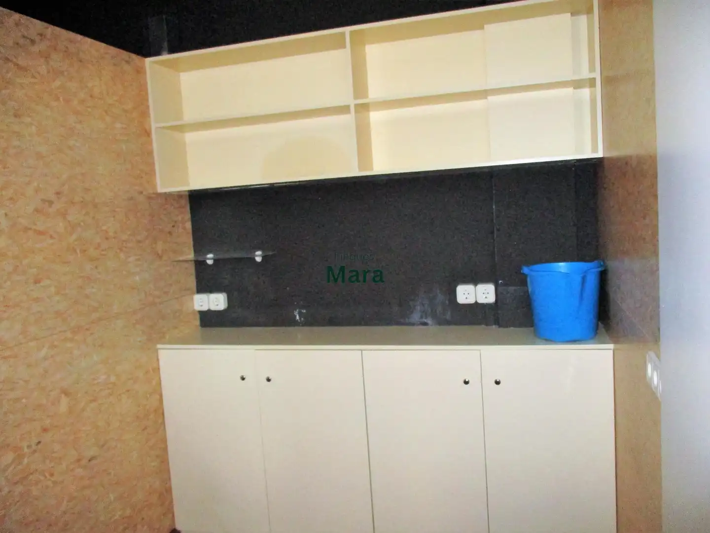 Cocina de Oficina en venta en Sant Boi de Llobregat con Aire acondicionado