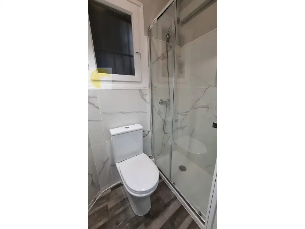 Badezimmer von Fabrikhallen zur Miete in Barcelona