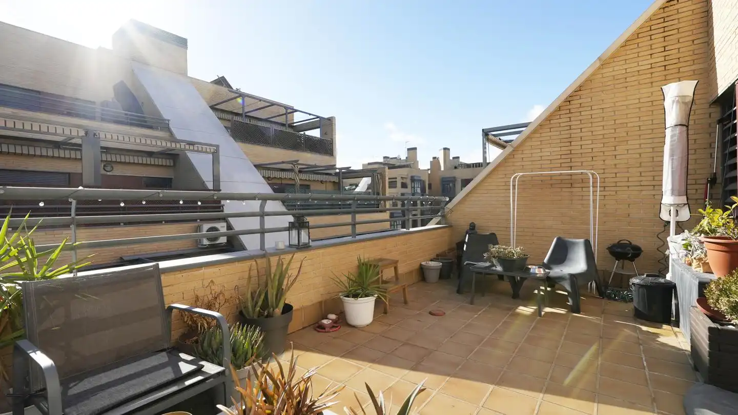 Terraza de Ático en venta en Madrid con Calefacción, Terraza y Trastero