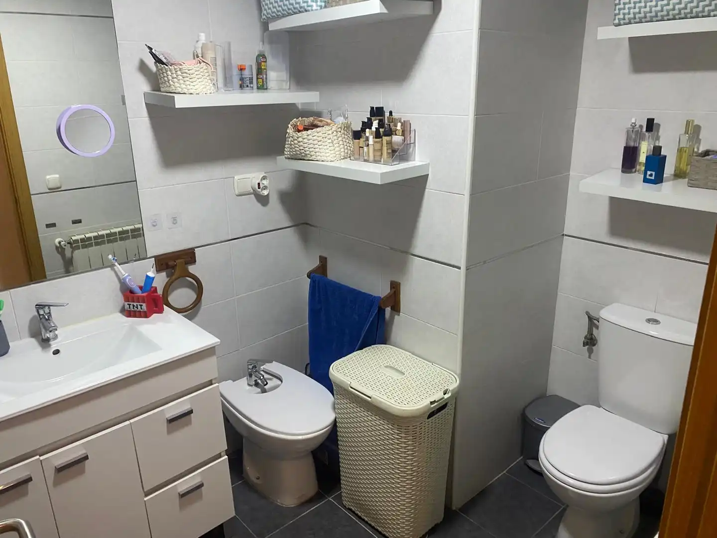 Bathroom of Flat for sale in Ciudad Real  with Air Conditioner, Heating and Storage room