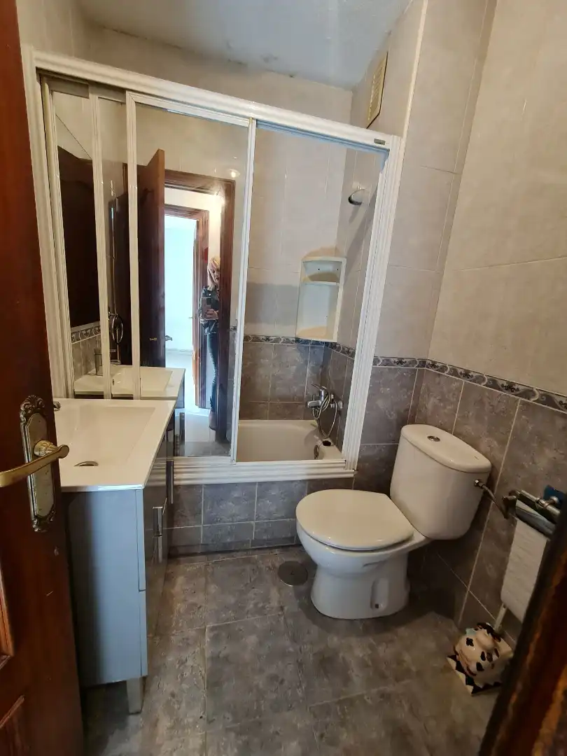 Badezimmer von Wohnung zum Verkauf in Fuenlabrada mit Klimaanlage und Heizung