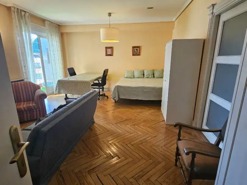 Dormitori de Pis per a compartir en Madrid amb Aire condicionat, Calefacció i Parquet