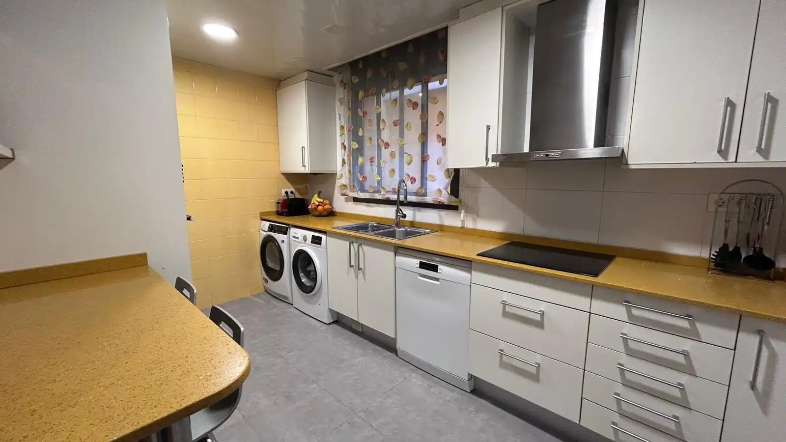 Kitchen of Ground floor for sale in Cornellà de Llobregat  with Storage room
