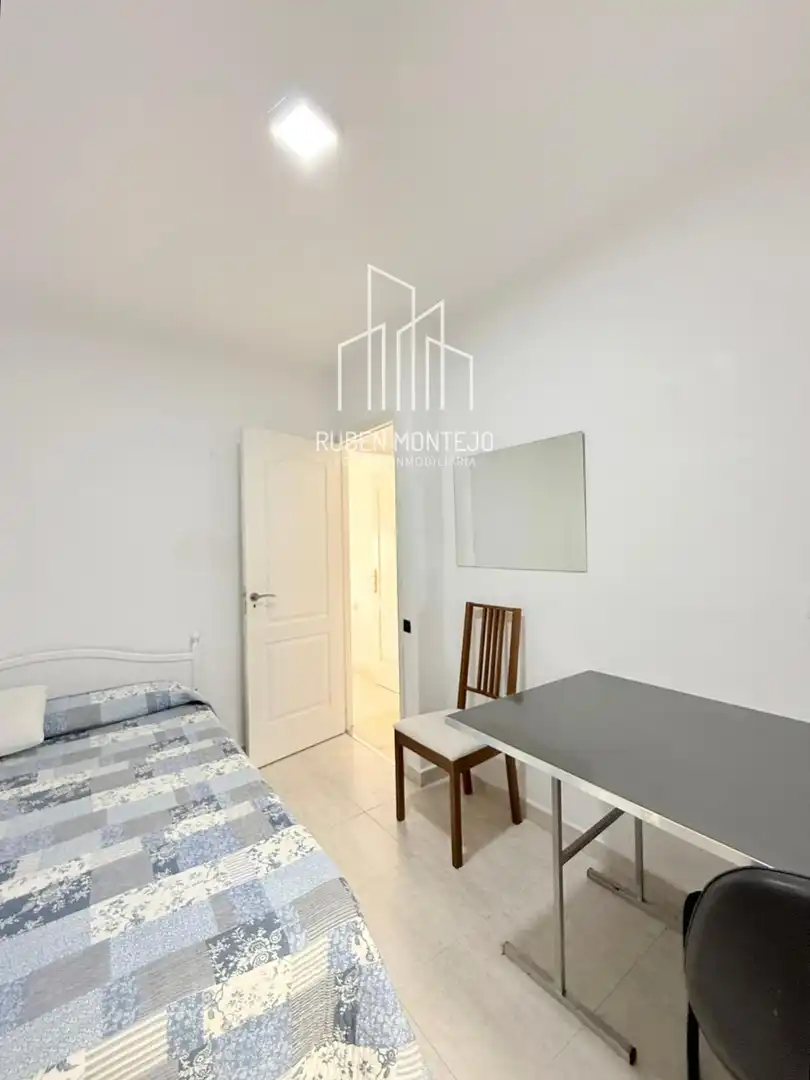 Bedroom of Flat for rent in Salamanca  with Heating, Terrace and Furnished