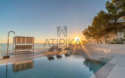 Piscina de Casa o xalet en venda en Sitges amb Aire condicionat, Terrassa i Piscina