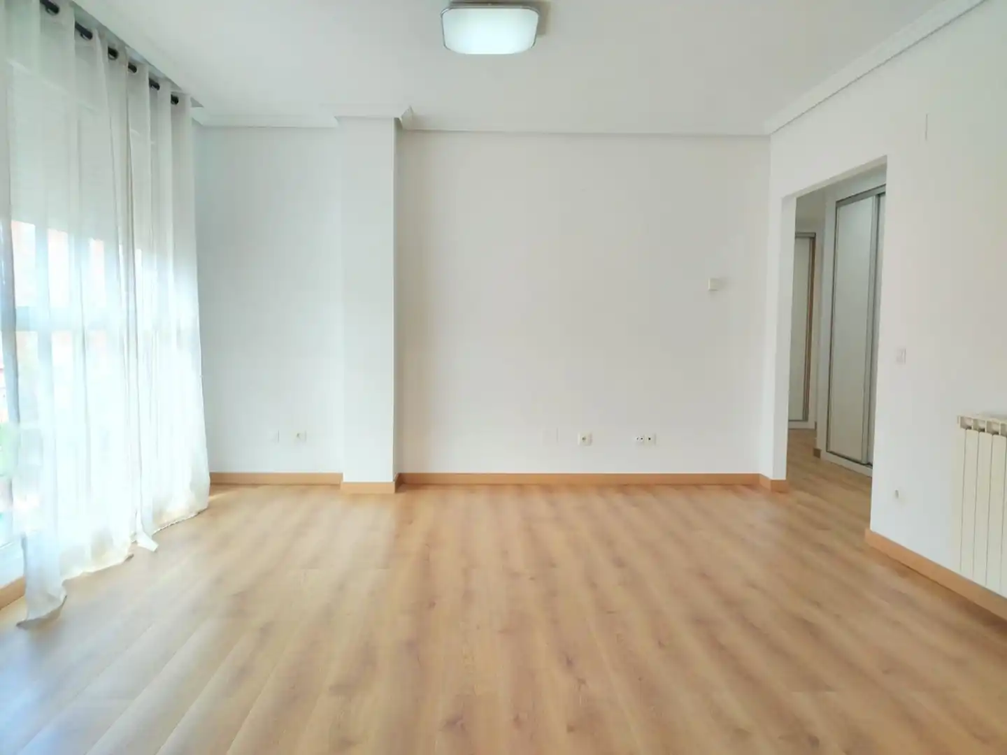 Flat for rent in Perlita