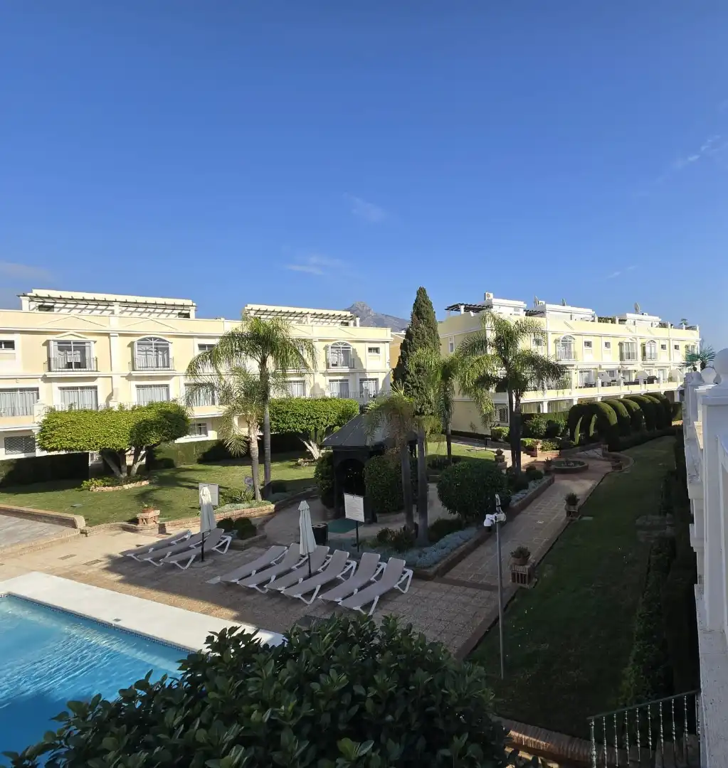 Außenansicht von Einfamilien-Reihenhaus zur Miete in Marbella mit Möbliert