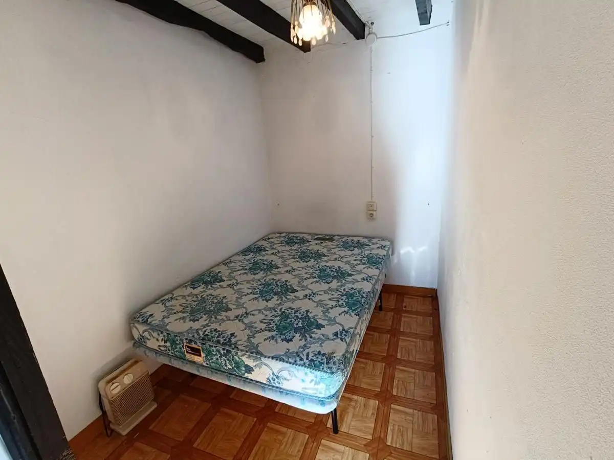 Schlafzimmer von Einfamilien-Reihenhaus zum Verkauf in Llanes mit Terrasse, Abstellraum und Möbliert