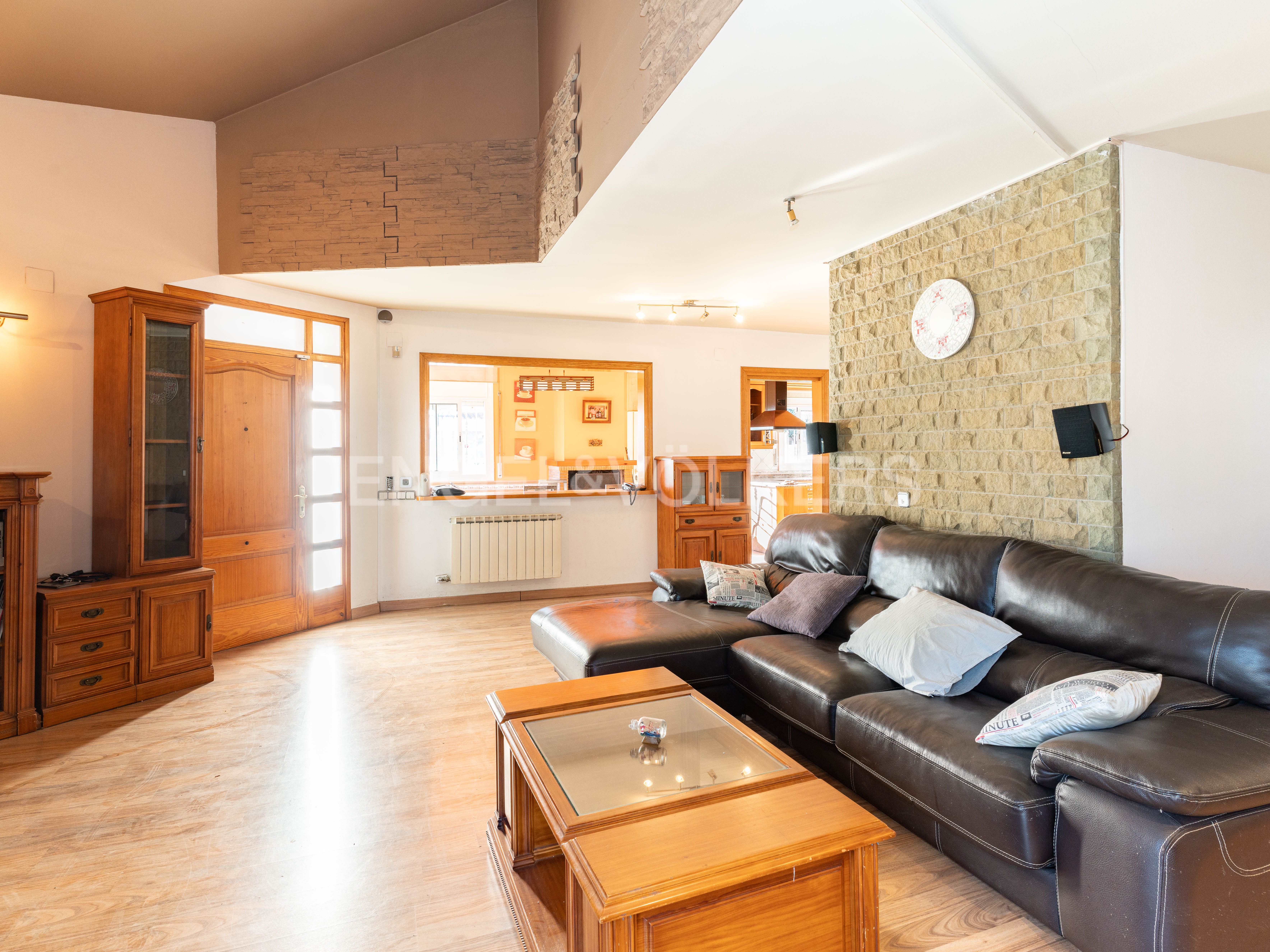 Living room of House or chalet for sale in Montcada i Reixac  with Air Conditioner, Heating and Private garden
