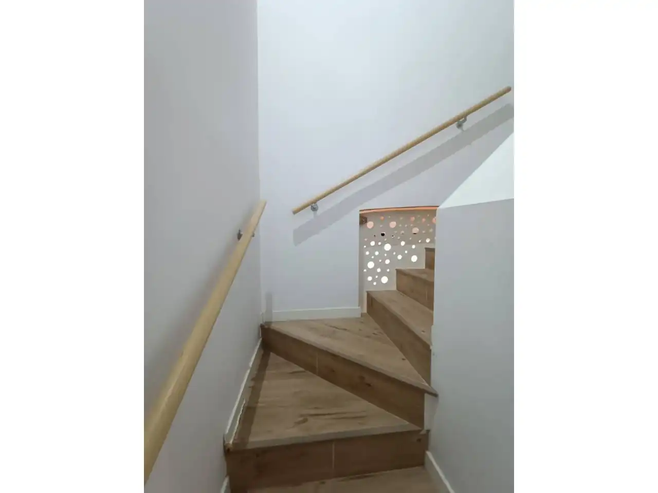 Haus oder Chalet zum Verkauf in Salt mit Klimaanlage, Heizung und Privatgarten