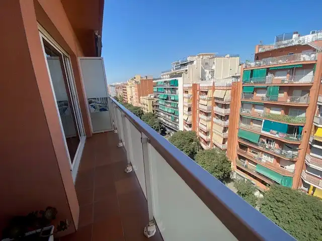 Pis amb terrassa en venda a Avinguda de Madrid