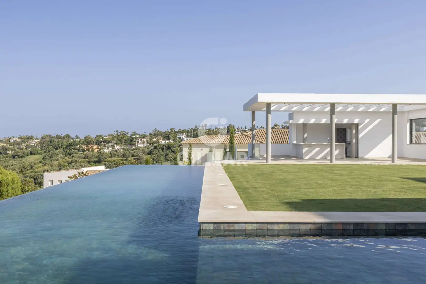 Piscina de Casa o xalet en venda en Sotogrande amb Calefacció, Jardí privat i Piscina