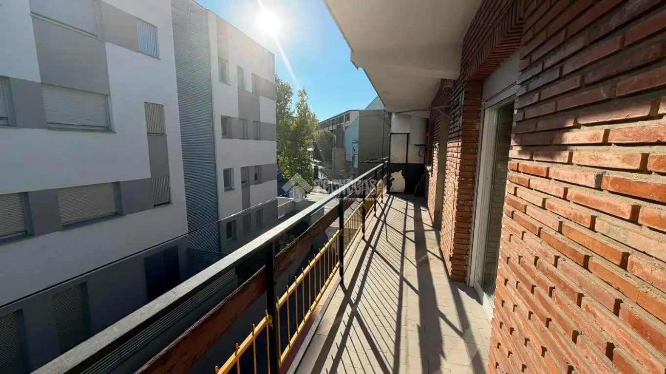 Vista exterior de Pis en venda en Madrid amb Terrassa