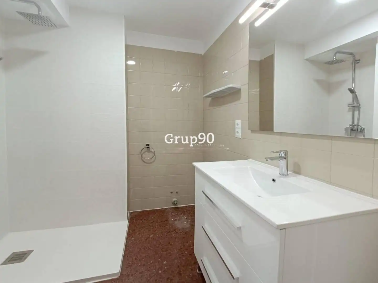 Bany de Pis en venda en Lleida amb Calefacció i Balcó
