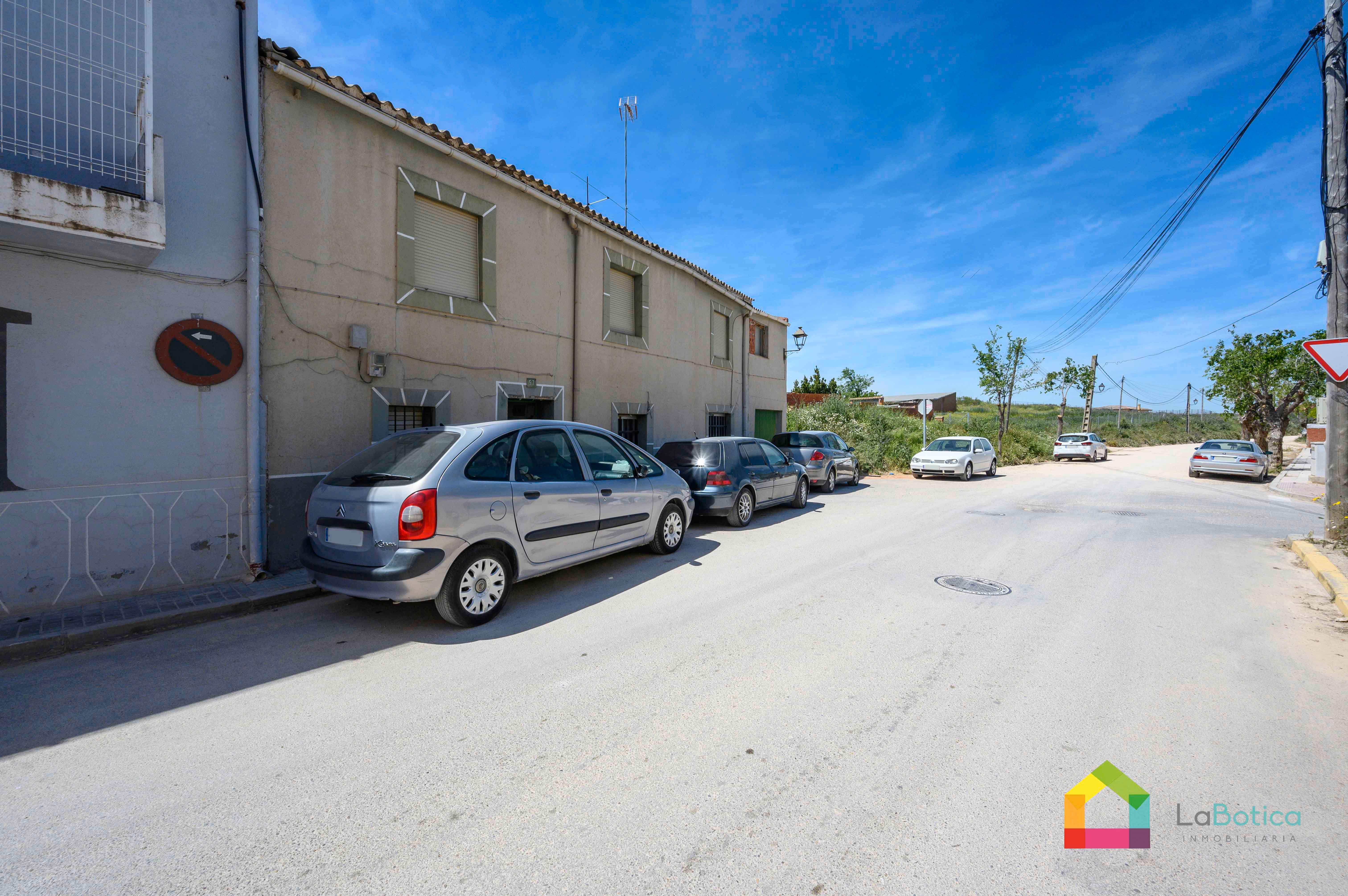 Vista exterior de Casa adosada en venda en Villarejo de Salvanés amb Calefacció, Jardí privat i Traster
