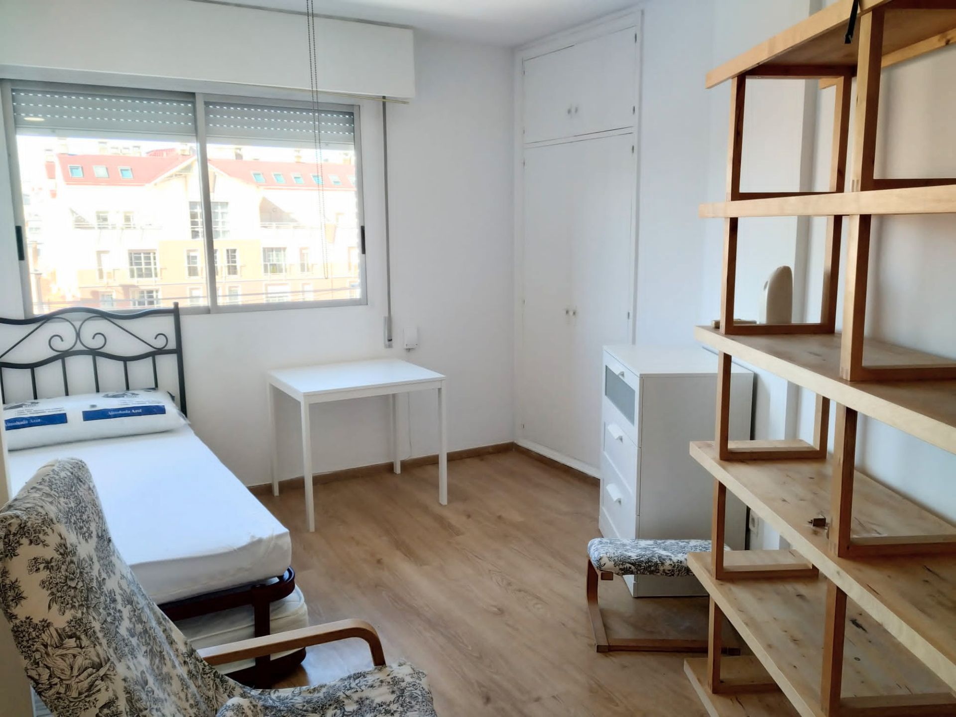 Bedroom of Flat to rent in  Madrid Capital  with Air Conditioner, Heating and Parquet flooring