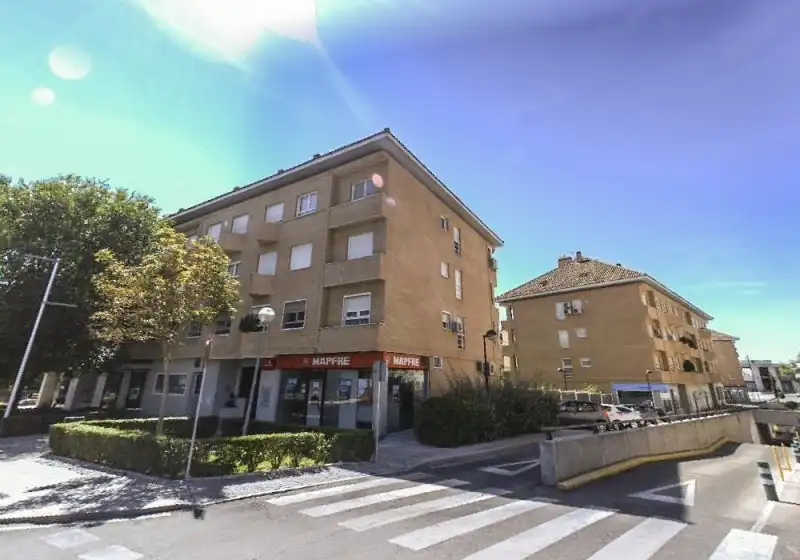 Vista exterior de Pis en venda en Boadilla del Monte amb Calefacció, Terrassa i Moblat