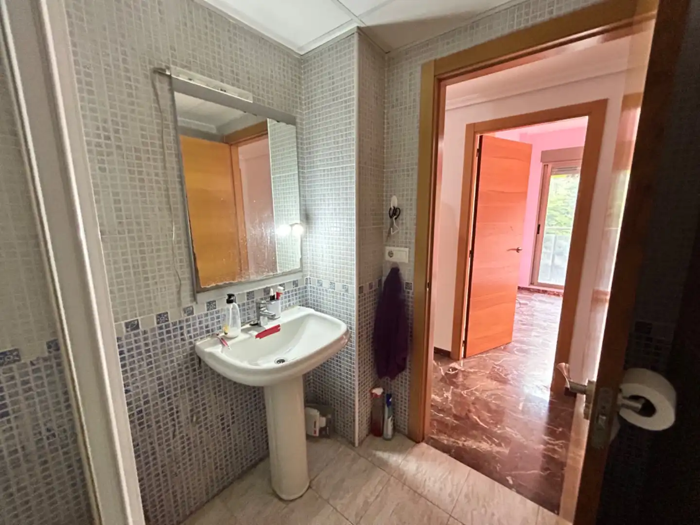 Badezimmer von Wohnung zur Miete in Torrent mit Klimaanlage und Balkon