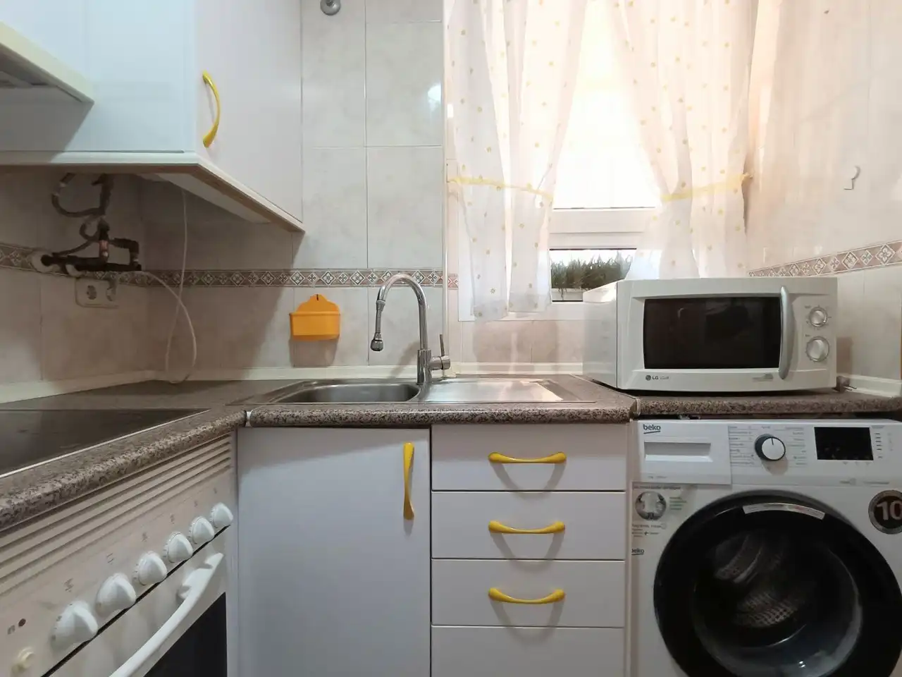 Cocina de Dúplex de alquiler en Madrid con Aire acondicionado, Amueblado y Horno