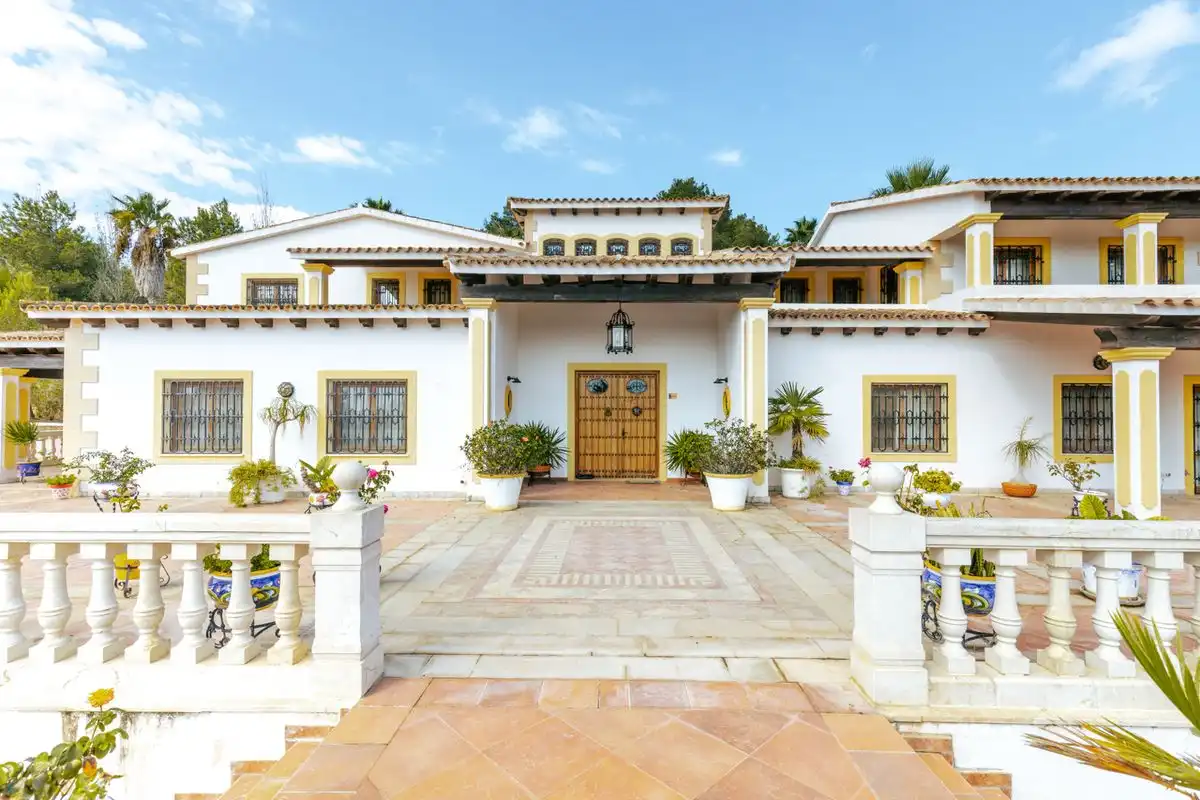 Casa con terraza en venta en Carrer d'en Toni des Pou, imagen 2