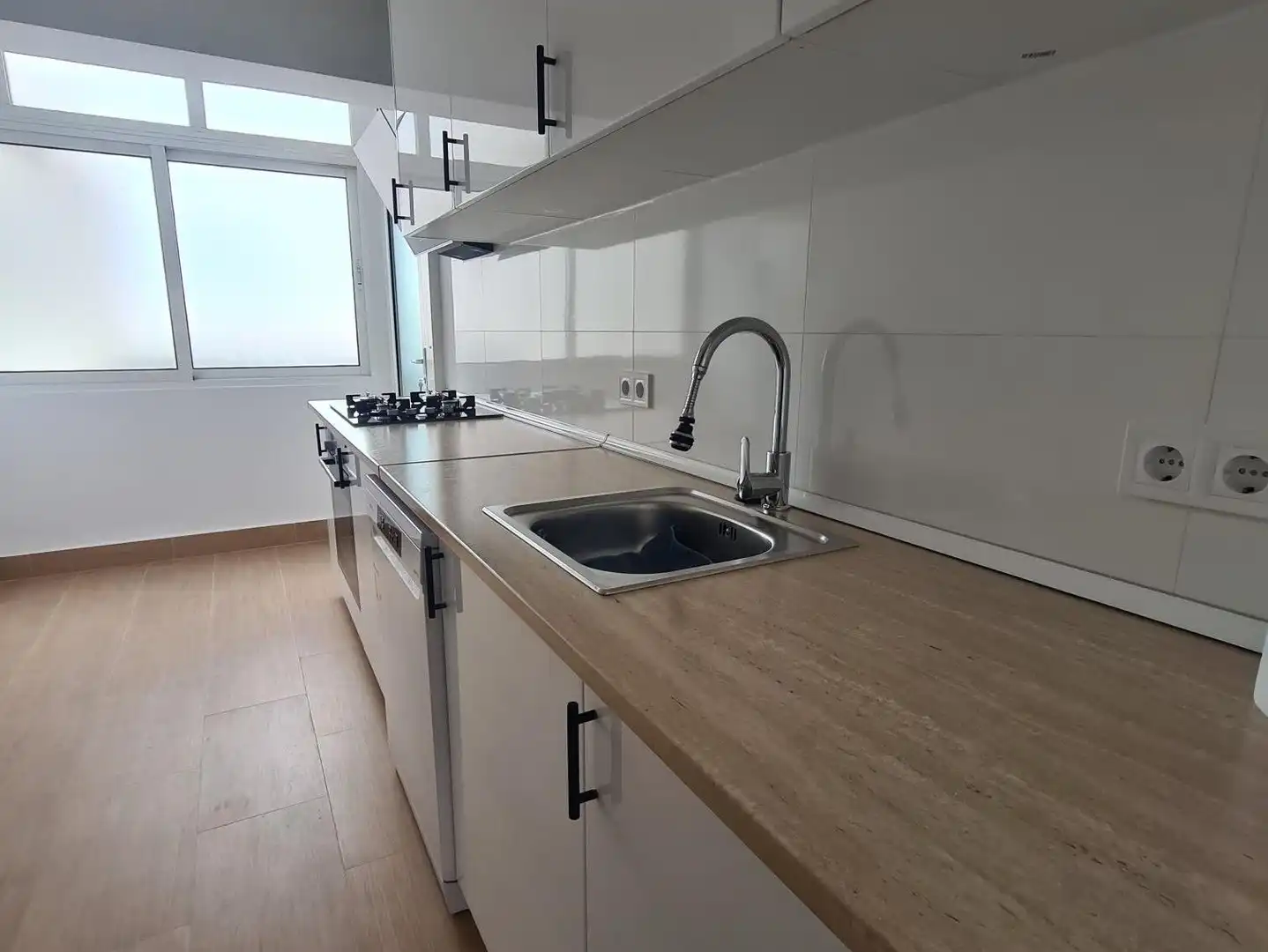 Attic for rent in Foners