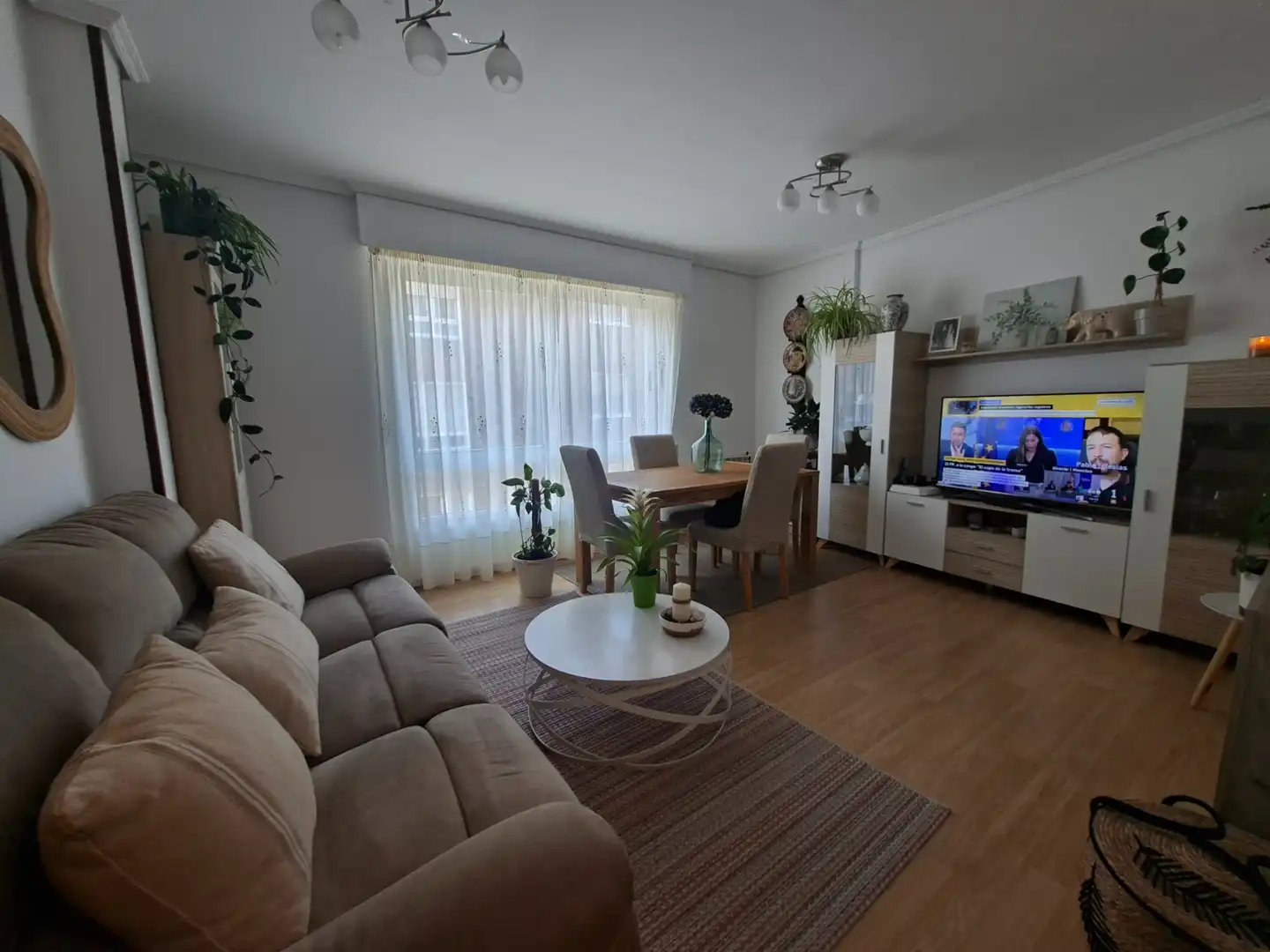 Sala d'estar de Pis en venda en Ferrol amb Calefacció, Traster i Moblat