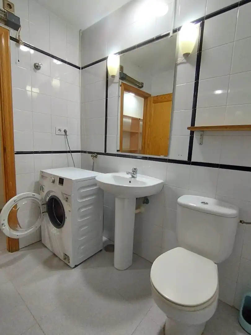 Bathroom of Study for rent in Murcia  with Air Conditioner, Heating and Storage room