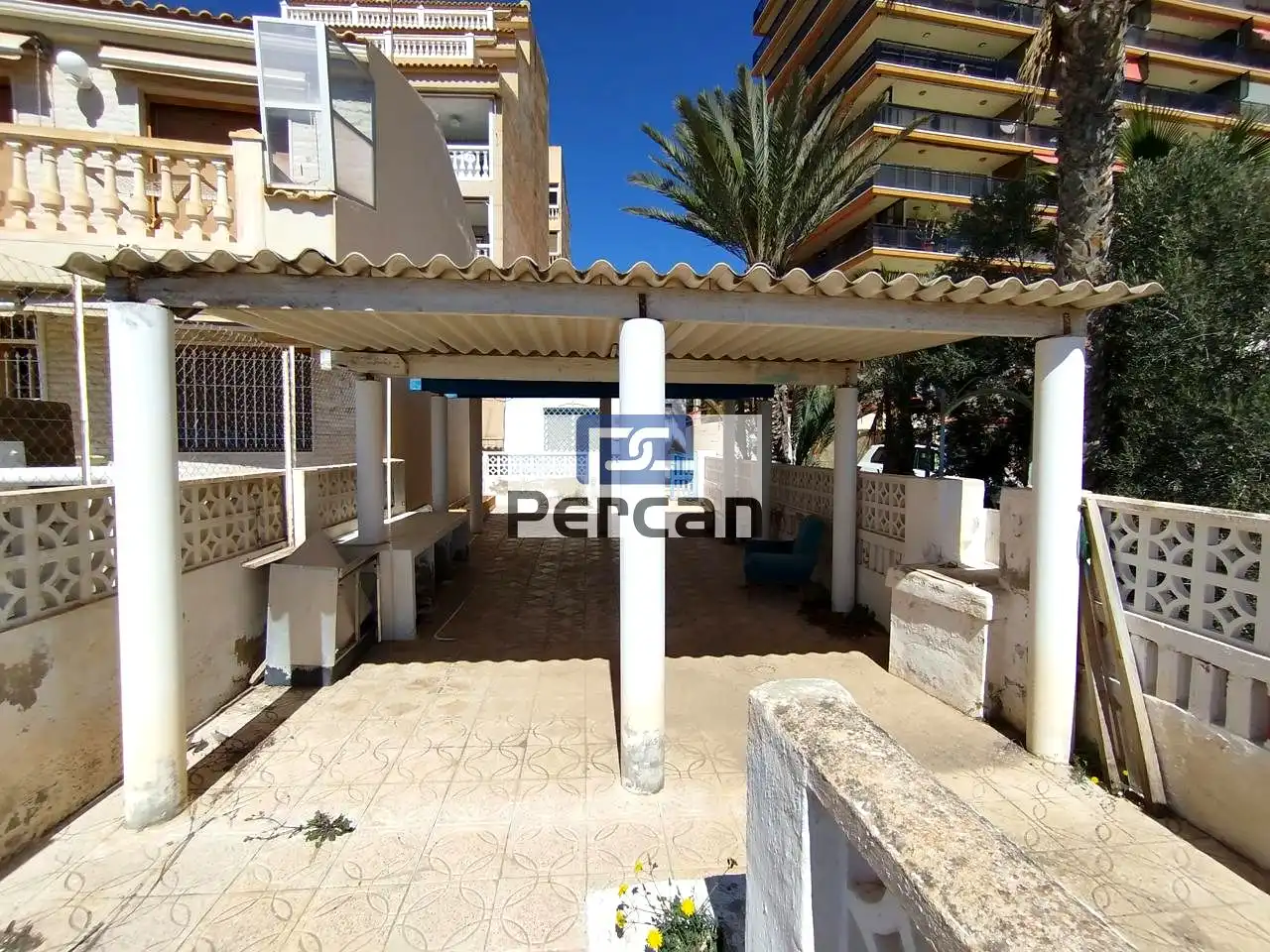 Vista exterior de Residencial en venta en El Campello