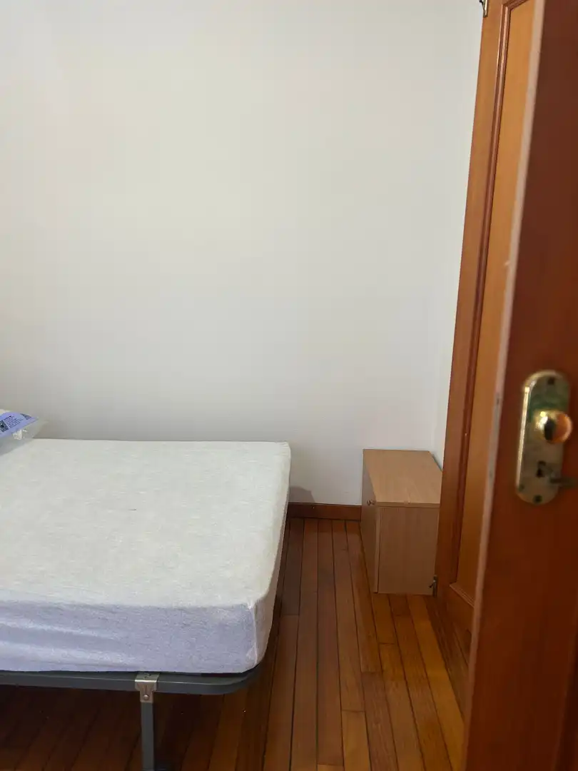 Habitación de Piso de alquiler en Santiago de Compostela  con Amueblado