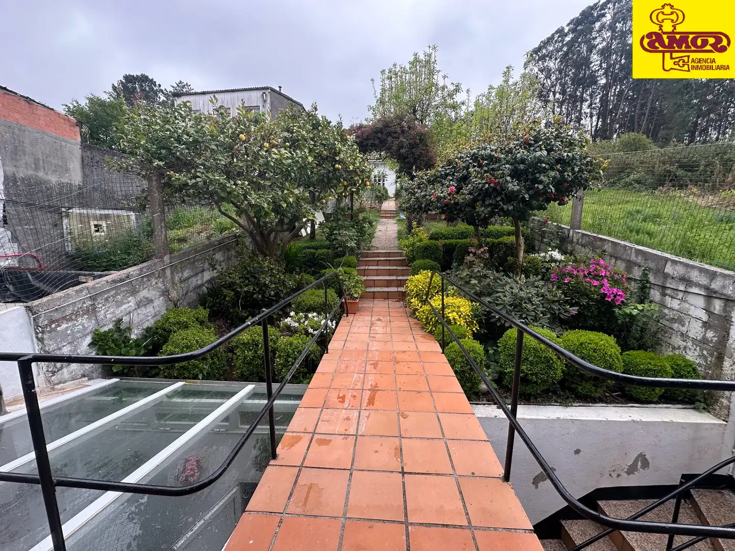 Terrassa de Casa o xalet en venda en Santiago de Compostela  amb Calefacció, Jardí privat i Terrassa