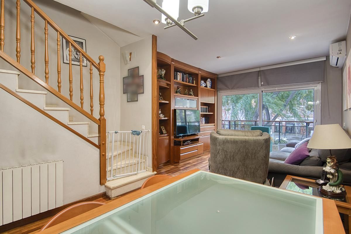 Sala d'estar de Casa o xalet en venda en  Barcelona Capital