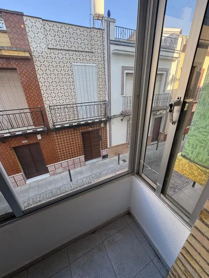 Vista exterior de Casa o chalet en venta en Brenes con Terraza y Trastero