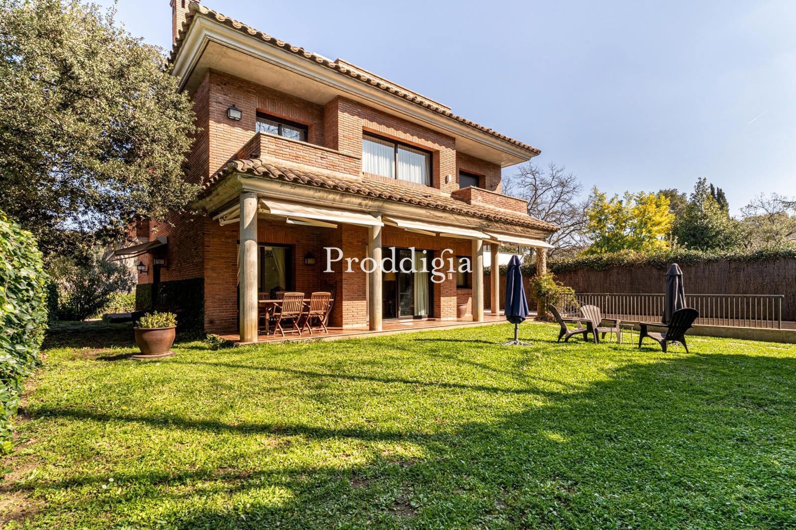Jardí de Casa o xalet en venda en Sant Cugat del Vallès amb Aire condicionat, Traster i Piscina