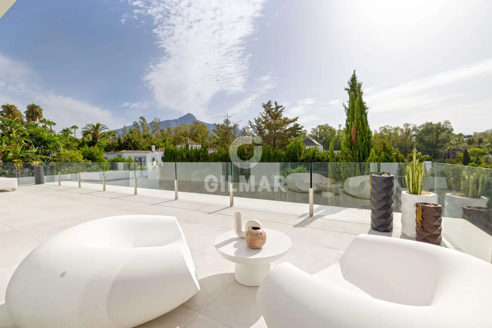 Terrassa de Casa o xalet en venda en Marbella amb Calefacció, Jardí privat i Piscina