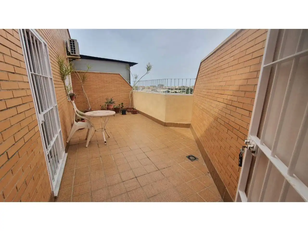 Terraza de Ático de alquiler en  Almería Capital con Terraza y Amueblado