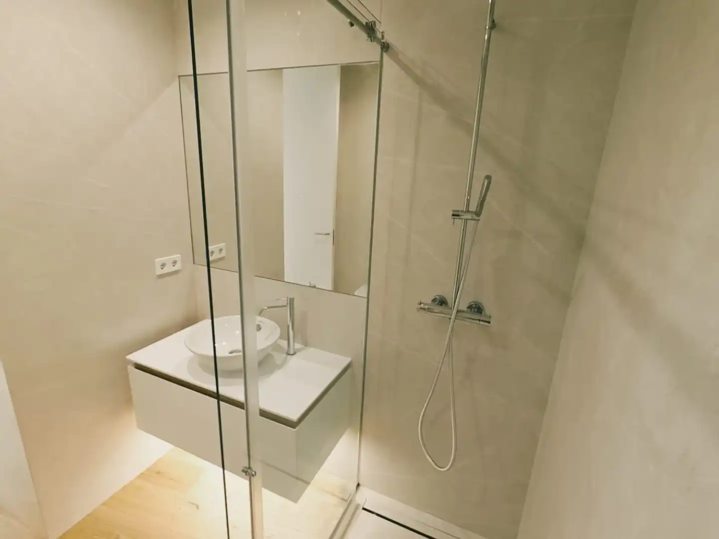 Bathroom of Flat for rent in Murcia  with Air Conditioner, Heating and Washing machine