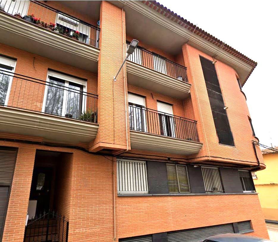 Vista exterior de Piso en venta en Villarrobledo con Balcón