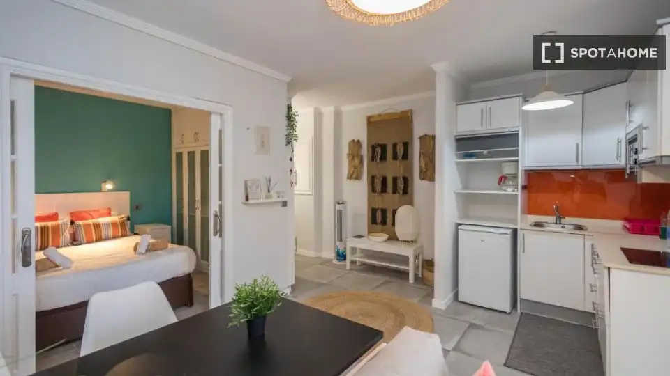 Dormitori de Apartament per a compartir en Las Palmas de Gran Canaria amb Aire condicionat, Terrassa i Moblat