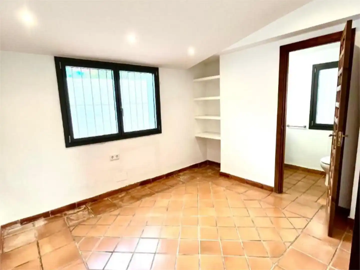 Flat for sale in Marbella  with Air Conditioner, Private garden and Swimming Pool