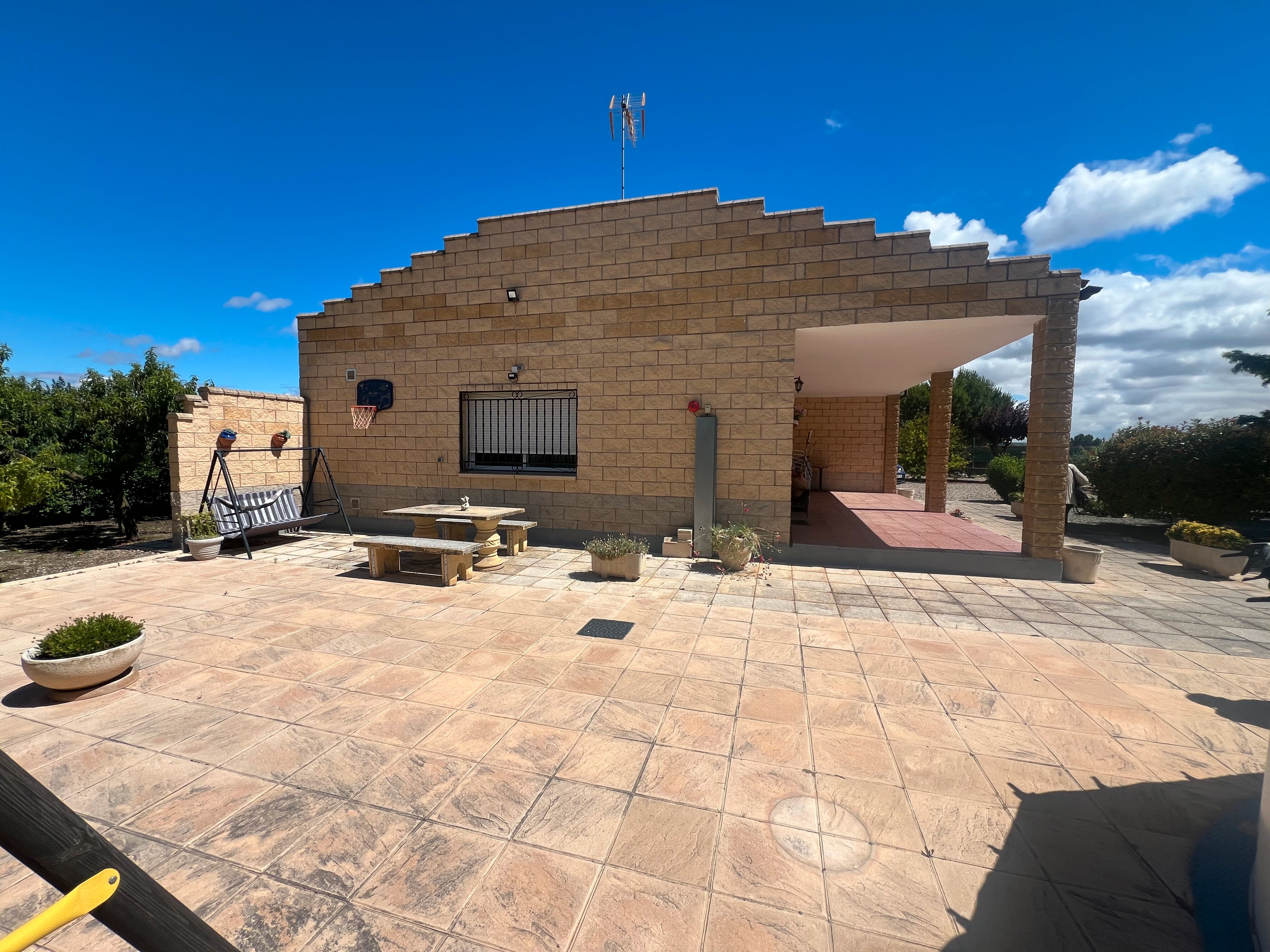 Vista exterior de Finca rústica en venda en Alfaro amb Calefacció, Jardí privat i Terrassa