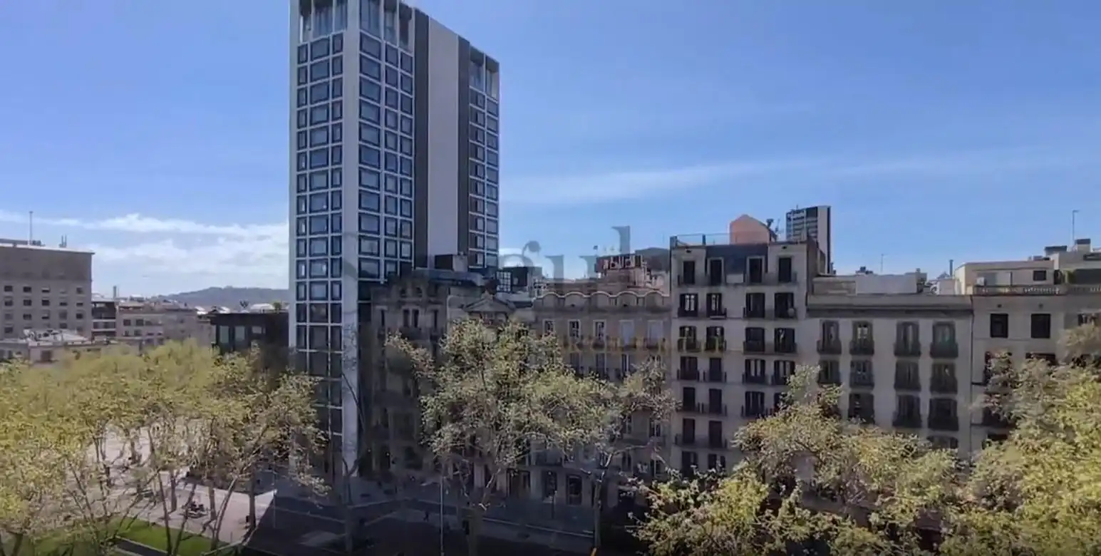 Vista exterior de Pis en venda en Barcelona amb Aire condicionat, Calefacció i Balcó