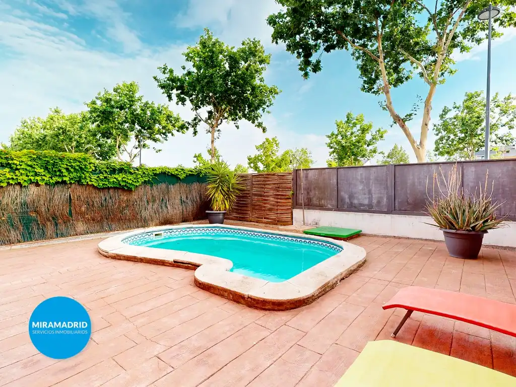 Swimming pool of Detached homes for sale in Paracuellos de Jarama  with Air Conditioner and Swimming Pool