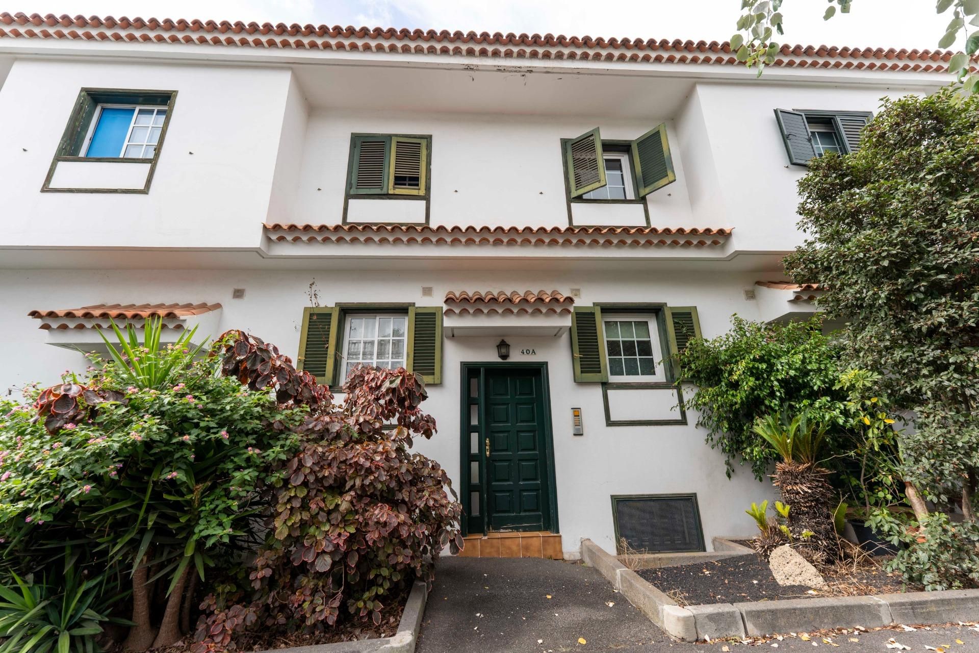Vista exterior de Casa adosada en venda en El Sauzal amb Terrassa