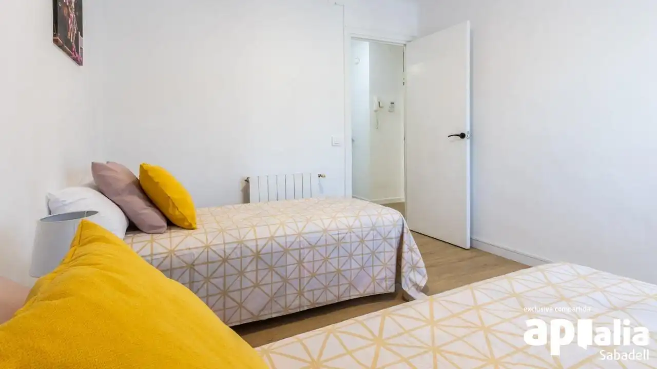 Habitación de Piso en venta en Sabadell con Aire acondicionado, Calefacción y Parquet