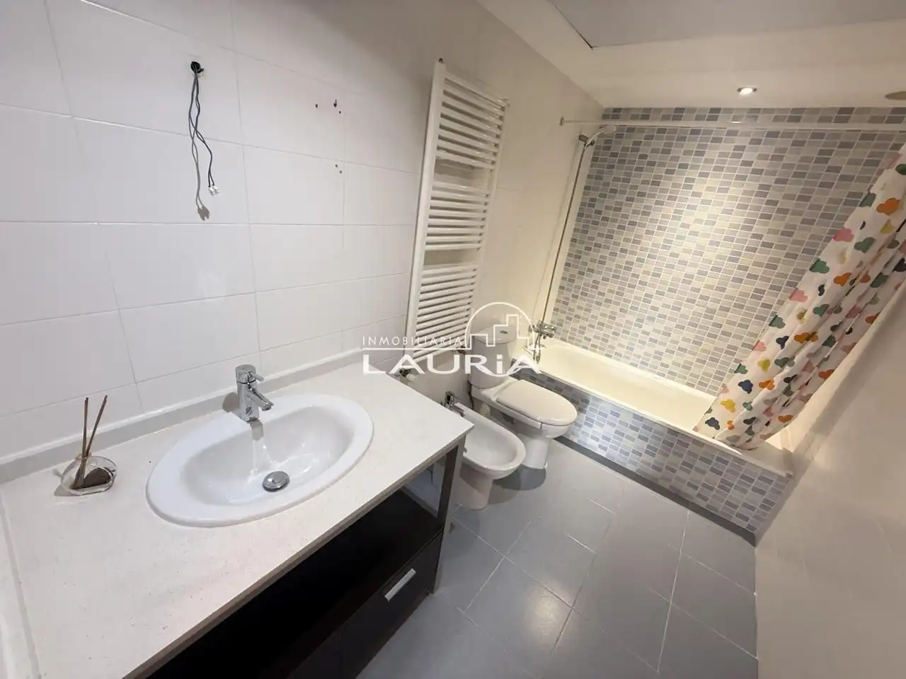 Bathroom of Flat for sale in Burjassot  with Air Conditioner, Heating and Private garden