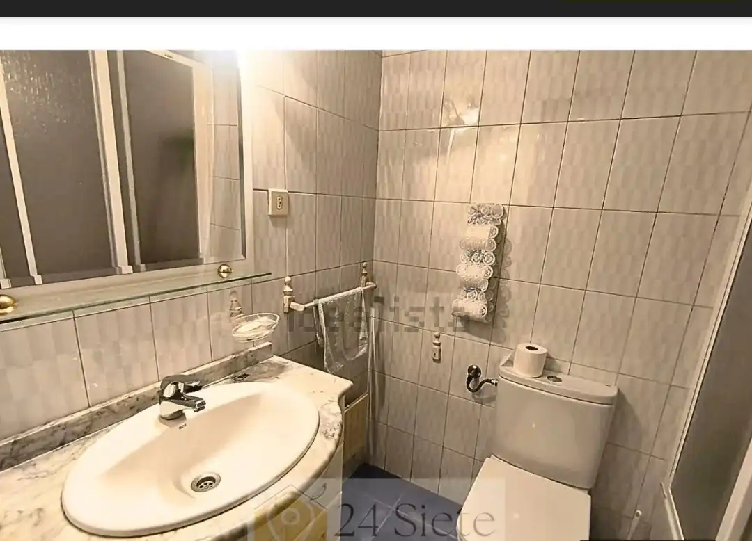 Bathroom of Flat for sale in Oviedo   with Heating, Terrace and Storage room