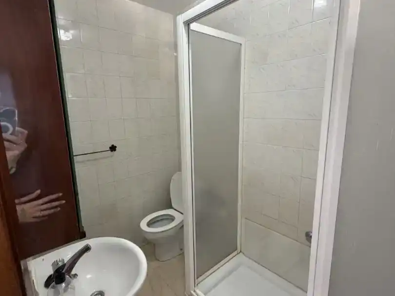 Badezimmer von Wohnung zum Verkauf in Rute mit Balkon