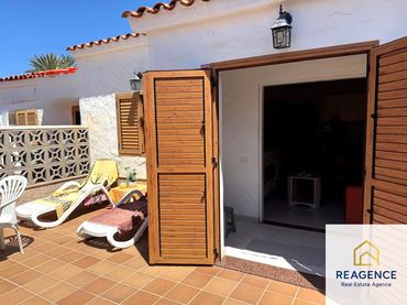 Bungalow con piscina en venta en Avenida Estados Unidos